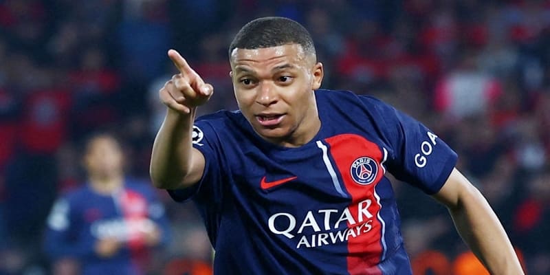 Si Mbappe ay isang kontemporaryong manlalaro ng putbol